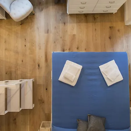 Station Lovely شقة فلورنس